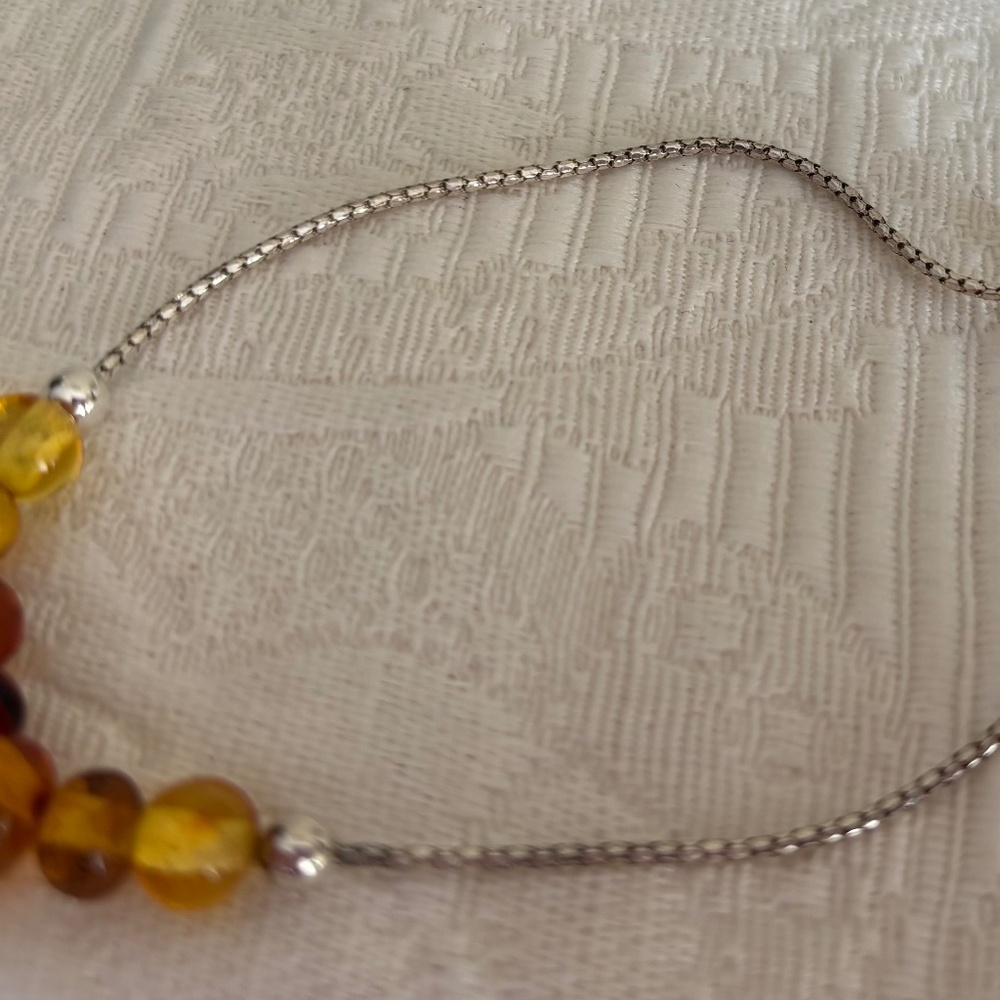Elegant Silver and Amber Beaded Bracelet - Picture 2 of 4